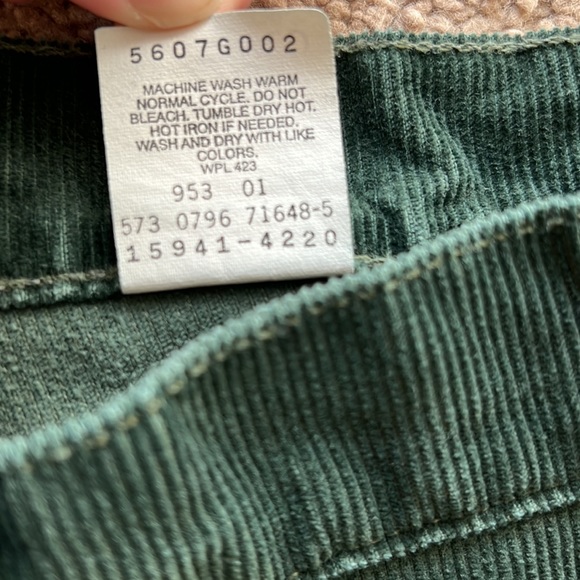 Vintage Levi’s Green Corduroys - Picture 4 of 9